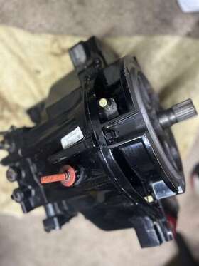 20-01-006 Crusader 100618 Borg Warner Velvet Drive Transmission Model 2.800 1 Liberty A Sc