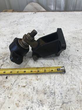 71128 Mercury Mercruiser 5.7 L 350 V8 Gm Marine Inboard Engine Motor Mount Bracket