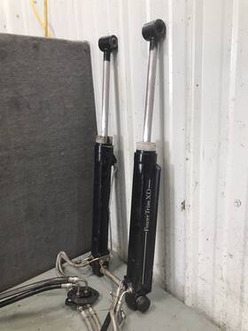 8815935-1 Mercury 94 Mercruiser Marine Alpha 1 Gen 2 Out Drive Power Trim Xd Hydraulic Cylinders