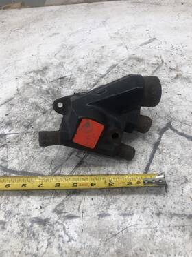 3854383 Mercury Marine Volvo Penta 7.4 L 454 V8 Gm Boat Engine Thermostat Housing