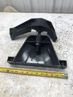 914495 Mercury Marine Omc Volvo Penta 3.0 L 4 Cylinder Gm Boat Engine Motor Mount Bracket