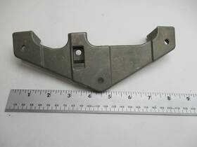 0210213 Omc 206128 0206128 Evinrude Johnson Outboard Locating Bracket 210213
