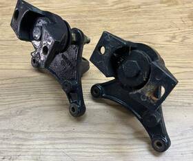 3853724 Omc Cobra Ford 5.0l V8 Engine Motor Mount # Pair