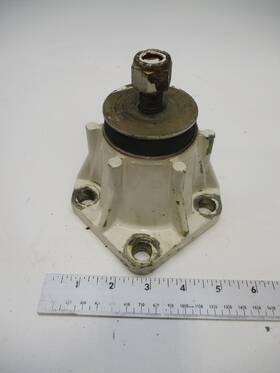 0909712 Omc 909712 Stringer Gm 2.5l 120hp 4 Cyl Stern Drive Engine Mount Rear Selectrim
