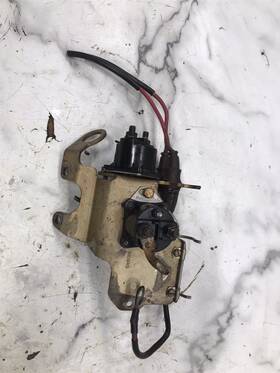 910545 Omc 3.8 L Gm V6 Stringer Marine Engine Starter Shifter Solenoids And Mount Bracket