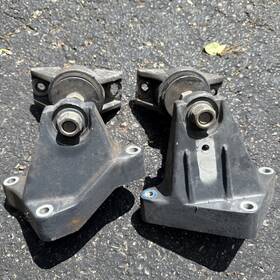 912482 Omc Cobra 2.3l Engine Motor Mounts