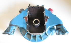 0979701 Omc 979701 Stringer 4 And 6 Cylinder Bell Adapter Housing 1972-1974 907733