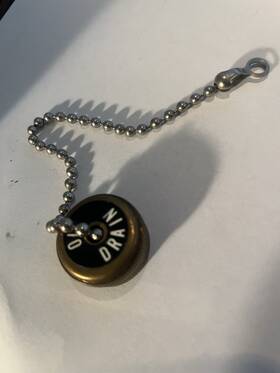 980069 Omc Stern Drive Stringer Oil Cap With Chain New Free Shipping