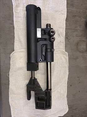 986749-002b Omc L3 Oem Transom Power Steering Cylinder
