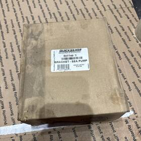 8077491 Quicksilver Sea Pump Bracket