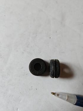 824834-6 Volvo Penta 824834 Bushing 2 For 15 Nos Oem Vpb10