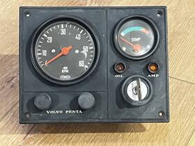 833908 Volvo Penta Instrument Panel With Gauges Tach Temp Key Oil Amp Lights