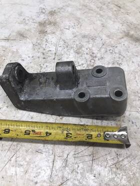 856541 Volvo Penta B21 2.1 L Aq125 A Aq140 4 Cylinder Marine Engine Motor Mount Bracket