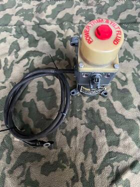 2k-0015 Yamaha 1995 5.7 V8 Stern Drive Out Trim Tilt Lift Hydraulic Pump
