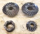 V6 Omc Cobra Gear Set 5.0 5.7 1:50:1 910993 910994. Fixed Price $250.00.