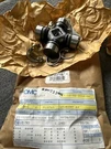 Genuine Omc Evinrude Johnson 0915716 Center Cross Assembly Oem. Fixed Price $35.00.